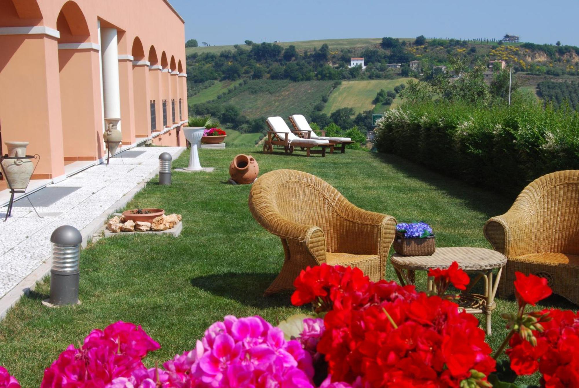 Villa Susanna Degli Ulivi - Resort&Spa Colonnella Esterno foto